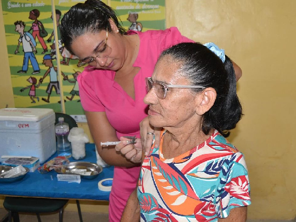 SECRETARIA MUNICIPAL DE SAÚDE DE ITAIÇABA PROMOVE DIA D DE MULTIVACINAÇÃO.